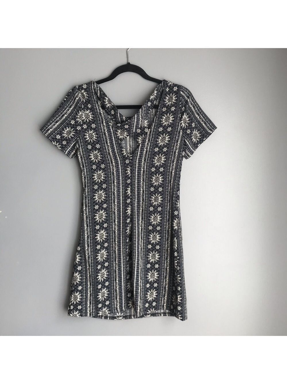 Hollister Border Print Mini Dress With Cross Back Size Small - Picture 5 of 10